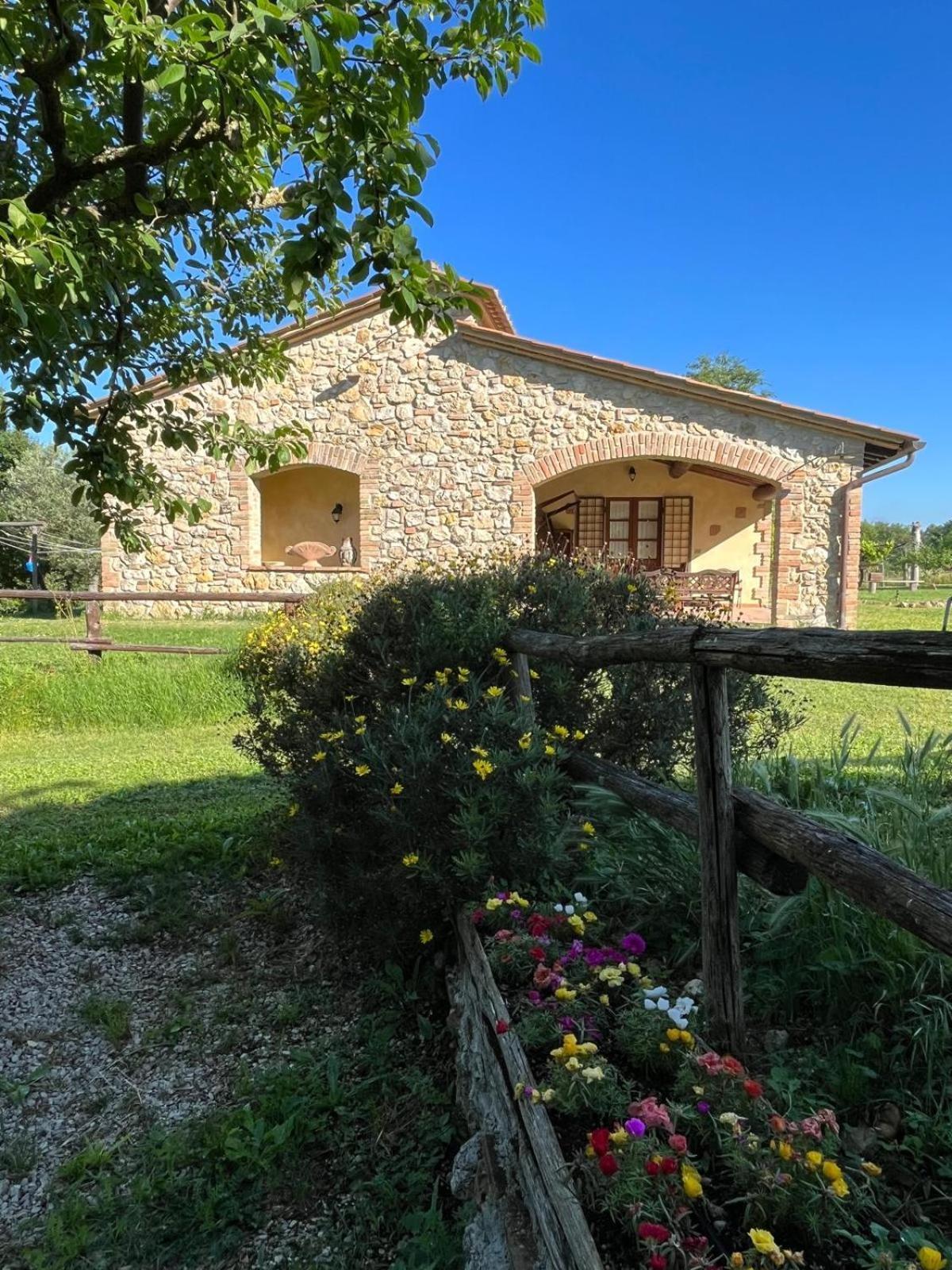 Agriturismo Podere Dell' Olmo Amelia Eksteriør bilde